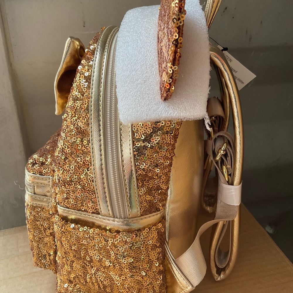 DISNEY PARKS HOLOGRAPHIC GOLD   LASRX exclusive Minnie   BAG NWT - Picture 2 of 8